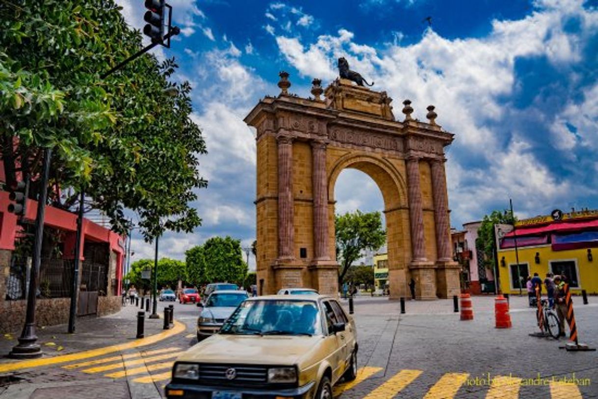 Place Arco Triunfal de la Calzada de los Héroes