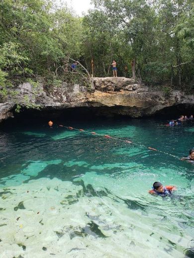 Cenote Azul