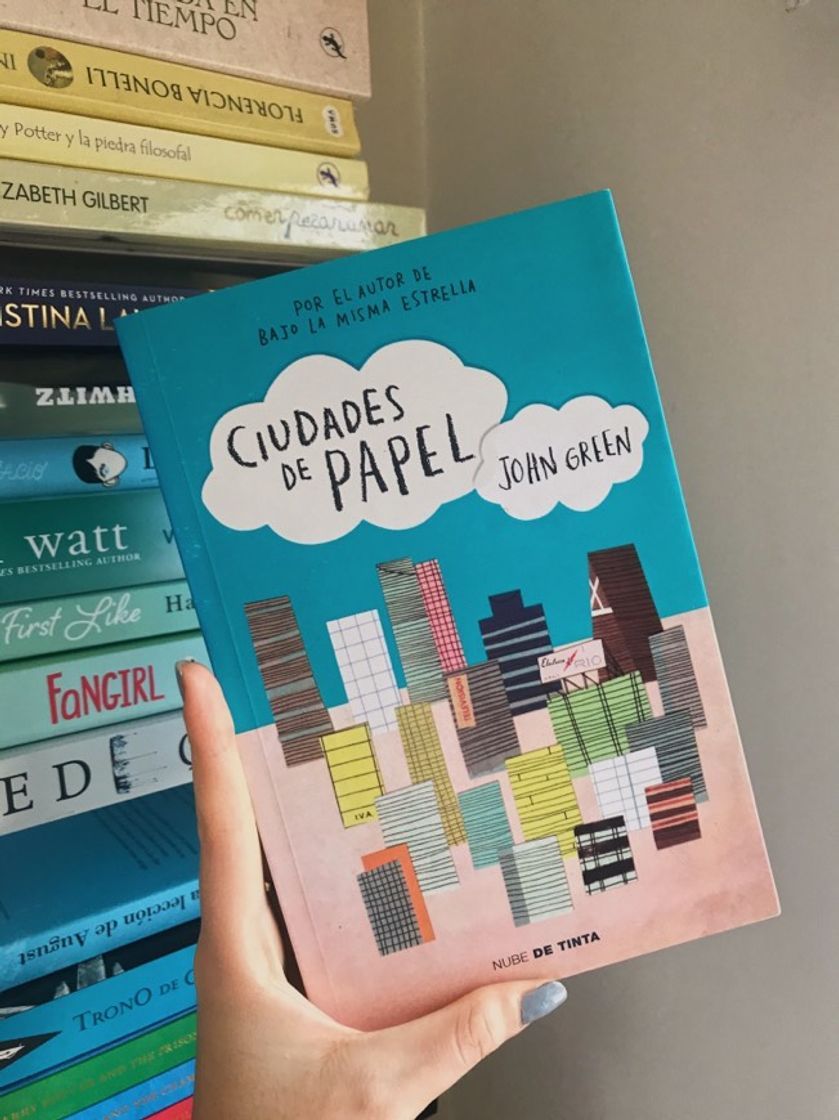 Moda Reseña de Ciudades de papel de John Green. Libro💕