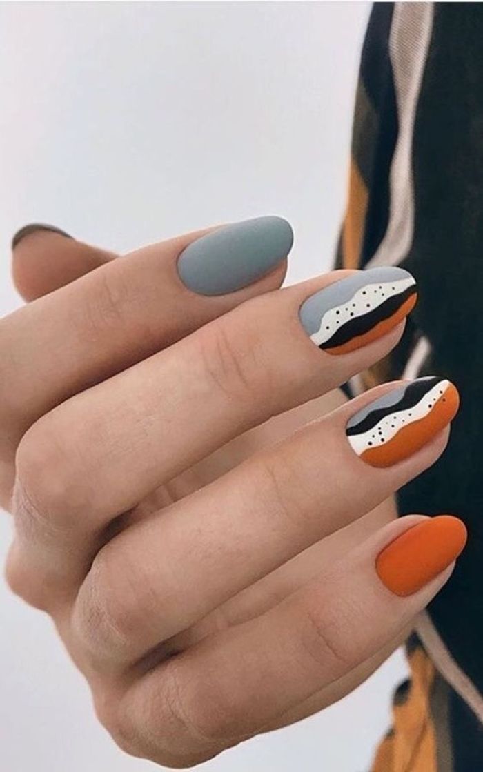 Moda Nails🧡