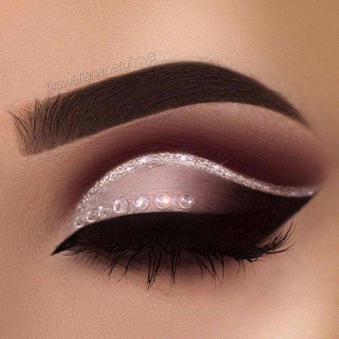 Fashion Cut crease