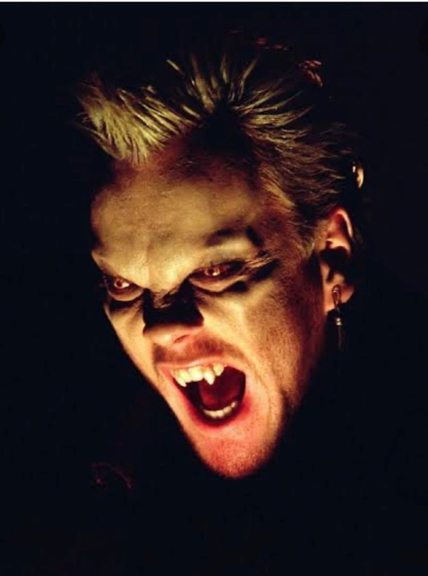 Película The Lost Boys - (1987) ( Trailer Subtitulado ) - YouTube