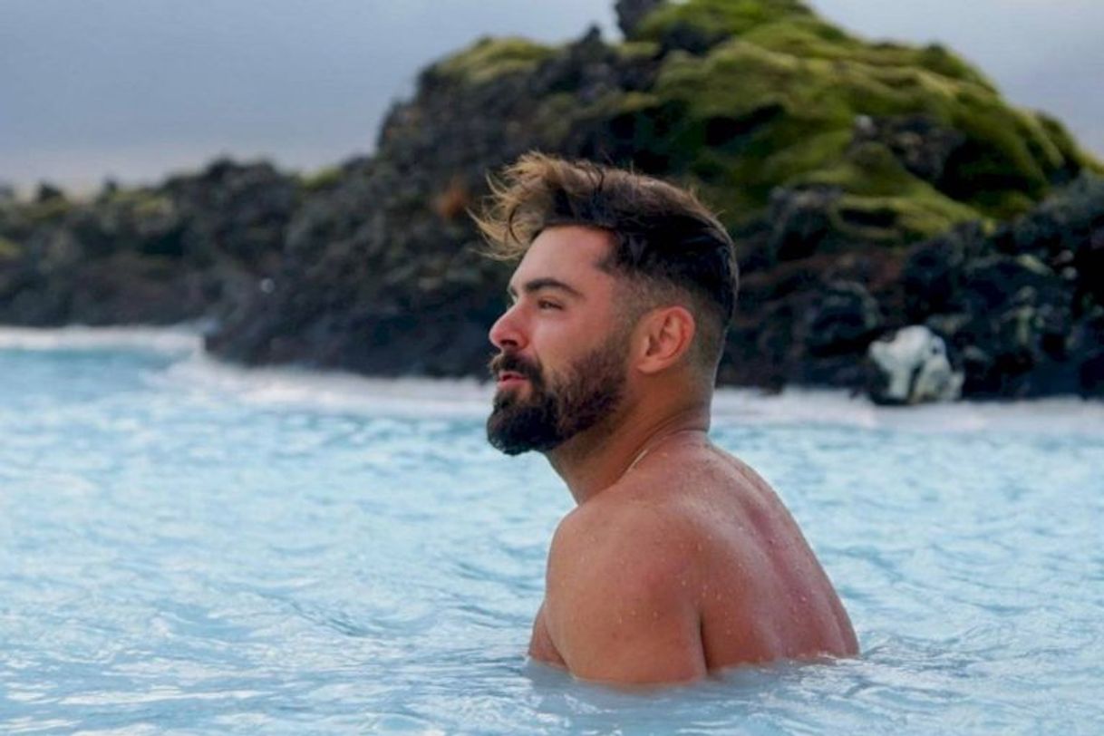 Película ZAC EFRON: CON LOS PIES SOBRE LA TIERRA 