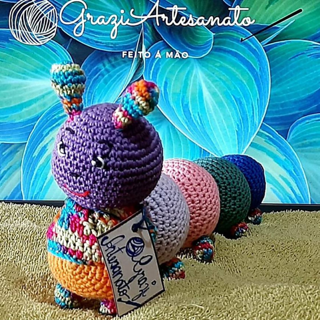 Fashion Esta é uma centopéia feita com a técnica do amigurumi.