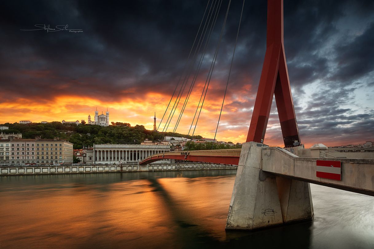 Lugares Passerelle du Palais de Justice