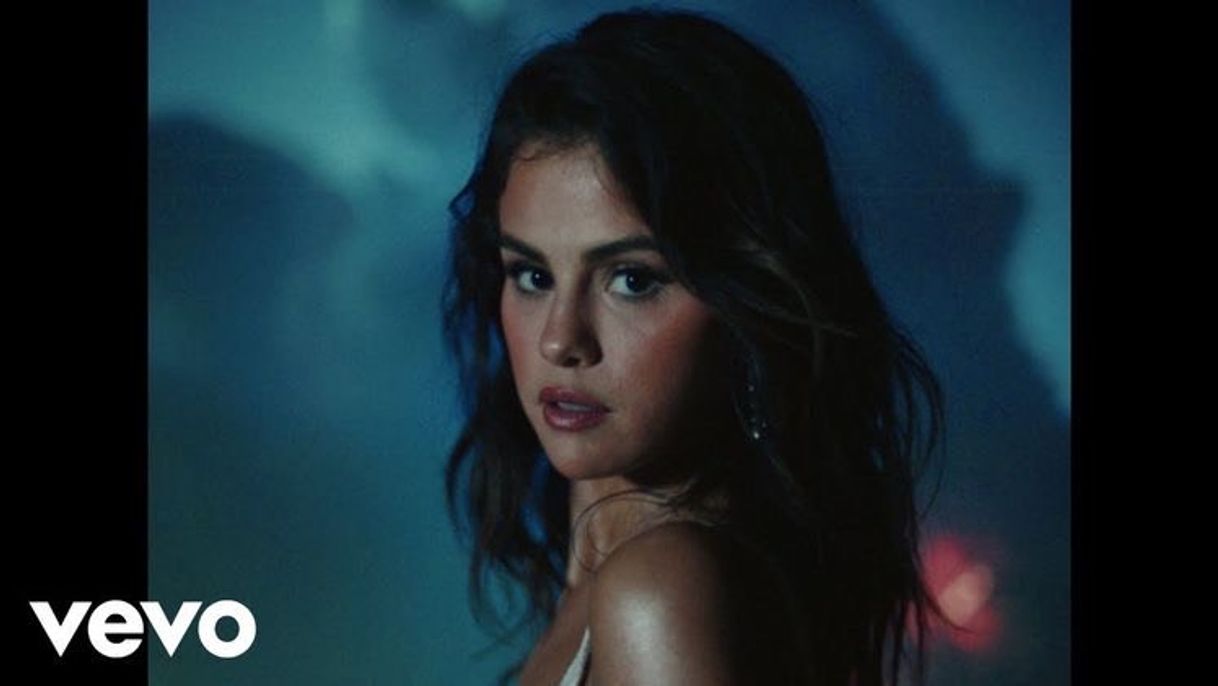 Moda Selena Gomez, Rauw Alejandro - YouTube