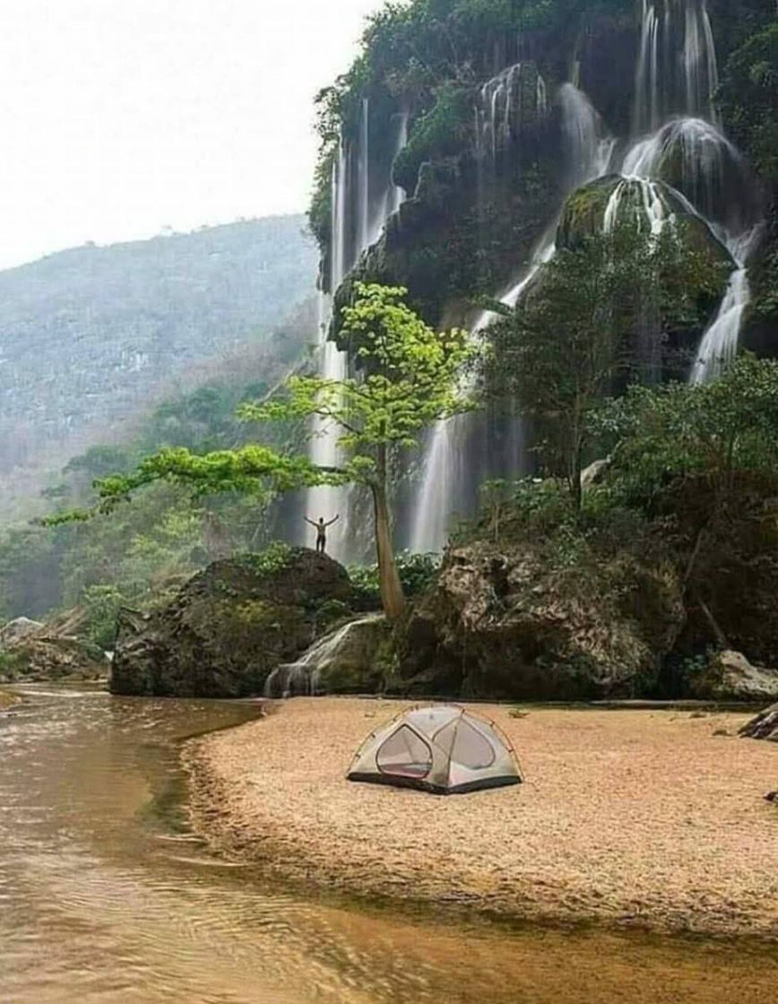 Lugar CASCADAS EL AGUACERO