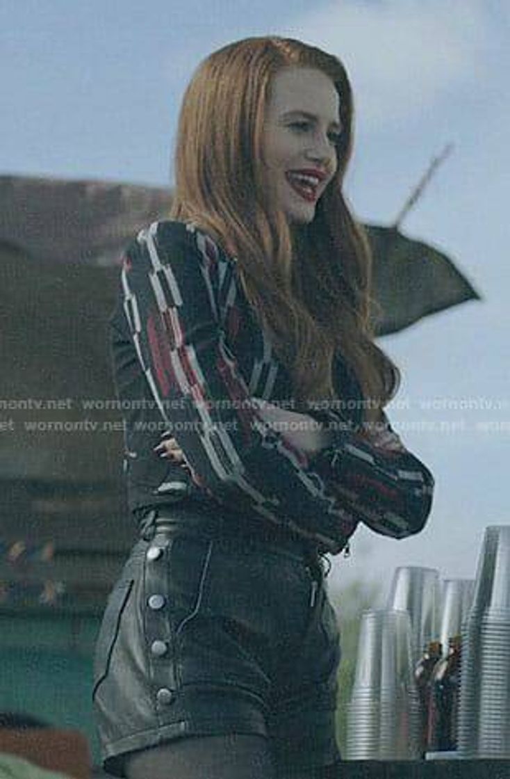 Social Shorts preto e camisa