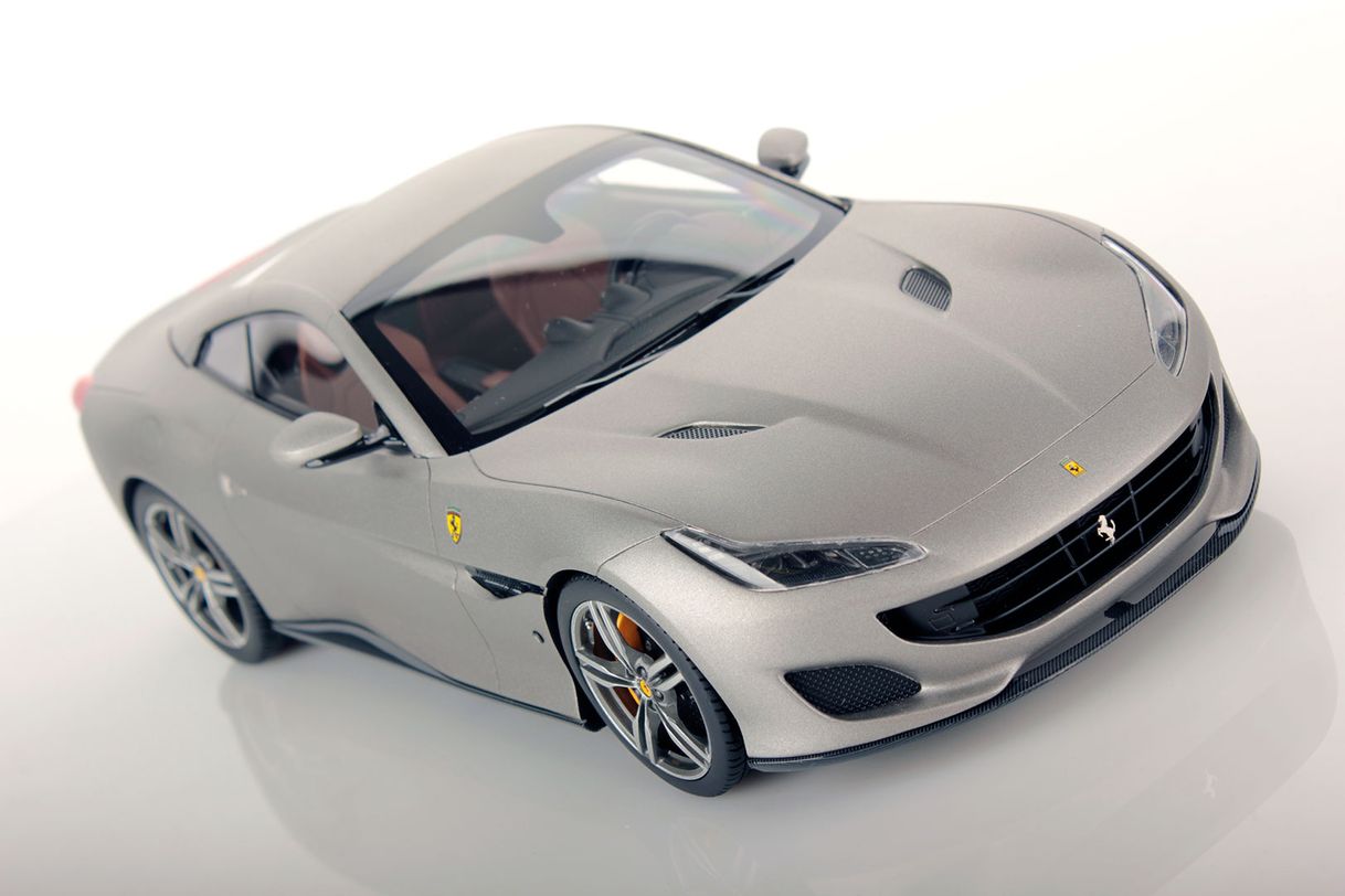 Moda Scale 18:1 Ferrari Portofino 118-2