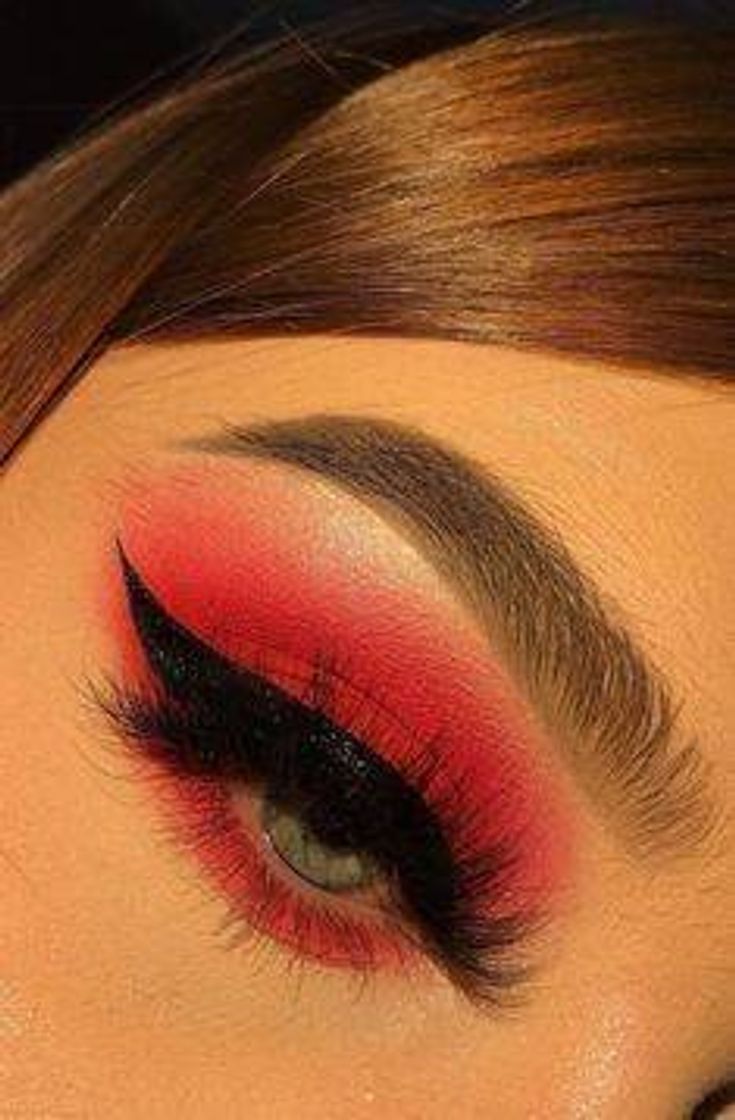 Fashion Red makeup