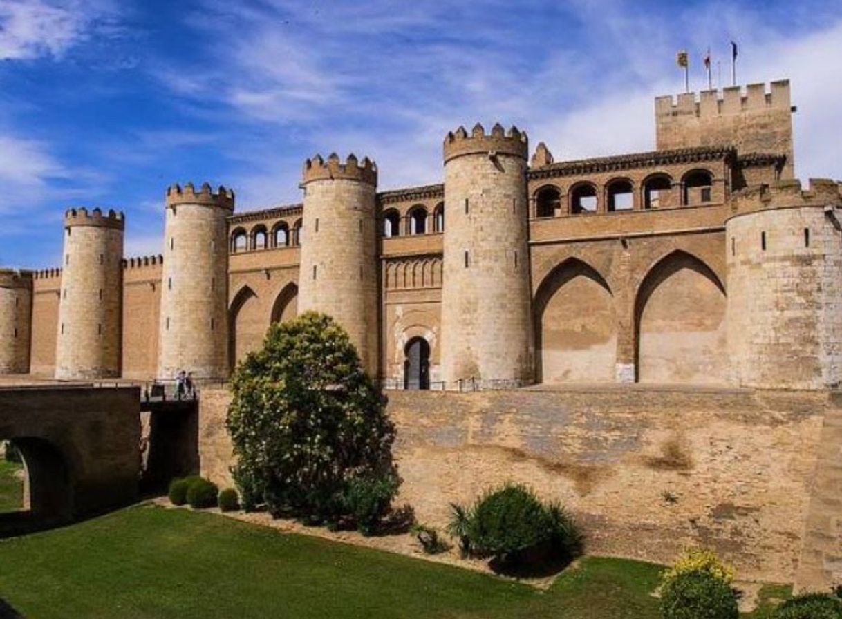 Lugar Palacio De La Aljafería