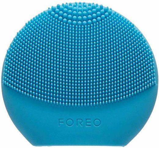 LUNA play plus de FOREO es el cepillo facial recargable de silicona