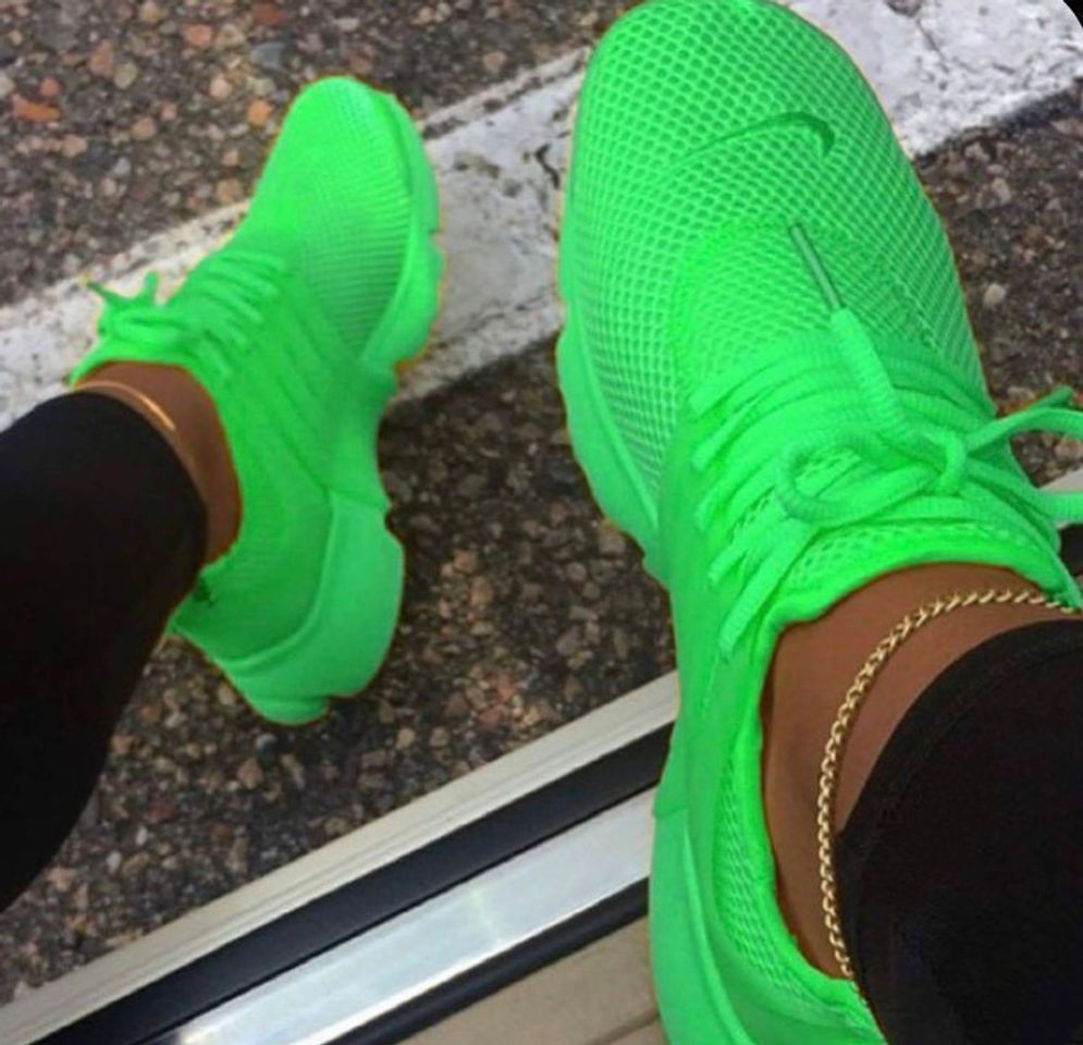 Social Tenis Nike NEON 😜