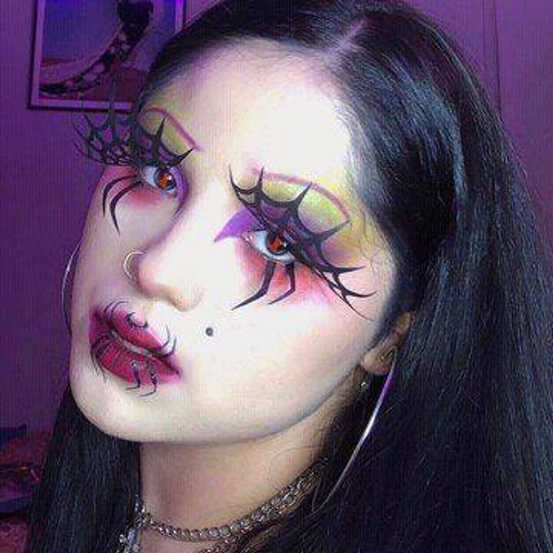 Social makeup goth girl
