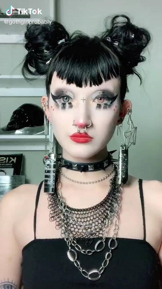 Social makeup goth girl