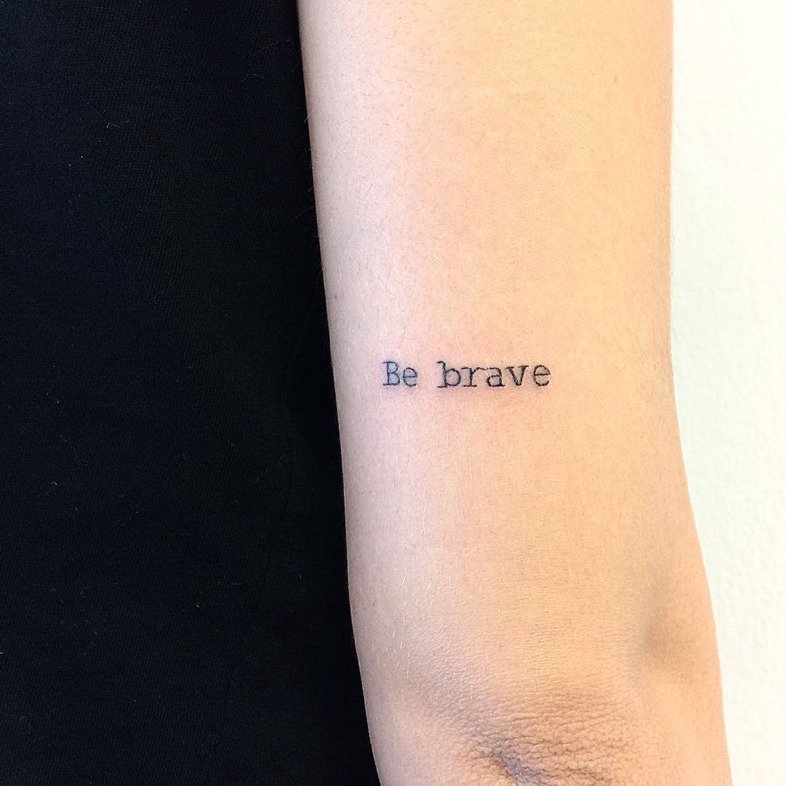 Moda Be brave tattoo