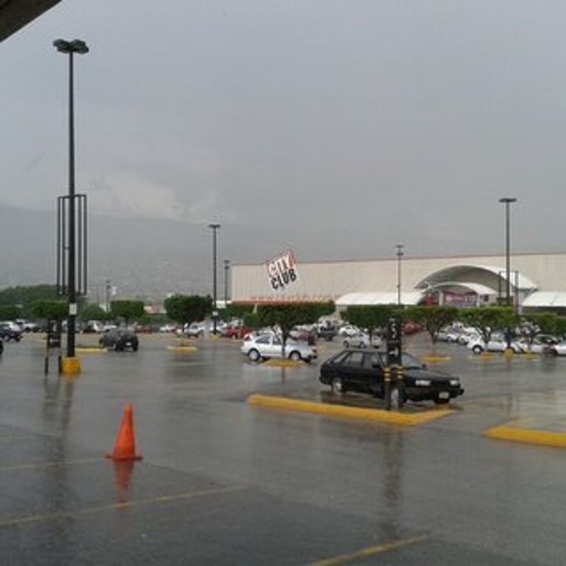 Lugar Plaza Polifórum