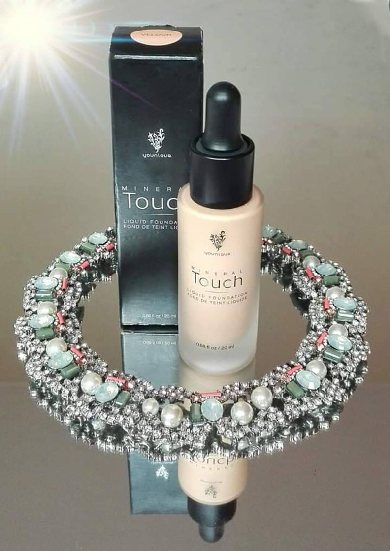 Producto Base de maquillaje líquida Touch Mineral Younique