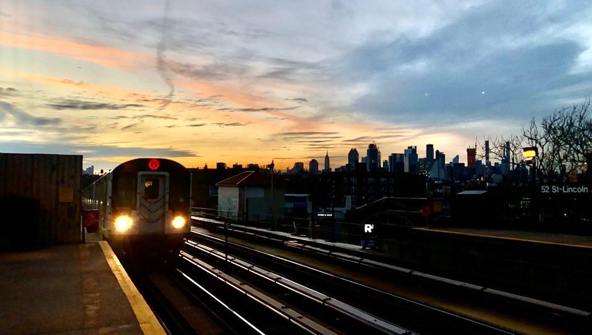 Lugar Woodside Station