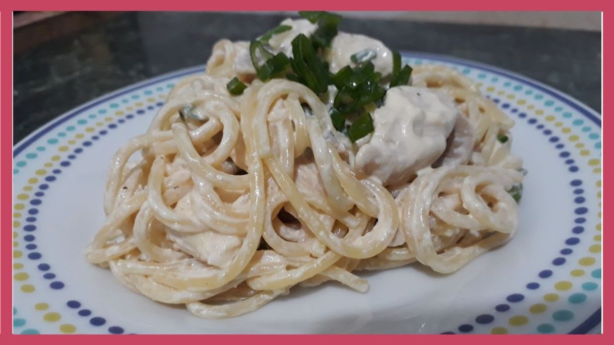 Moda SPAGHETTI con CREMA, CHAMPIÑONES y POLLO