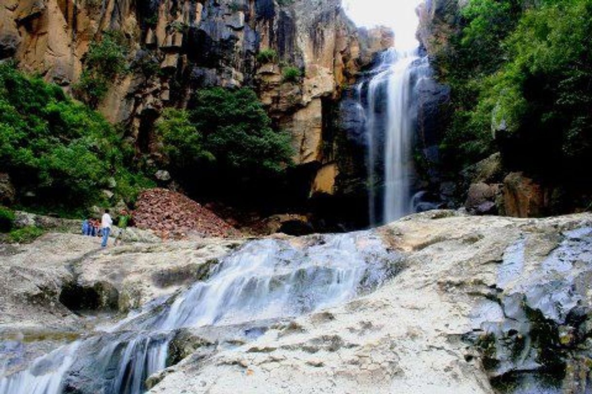 Lugar Cascada El Garruño