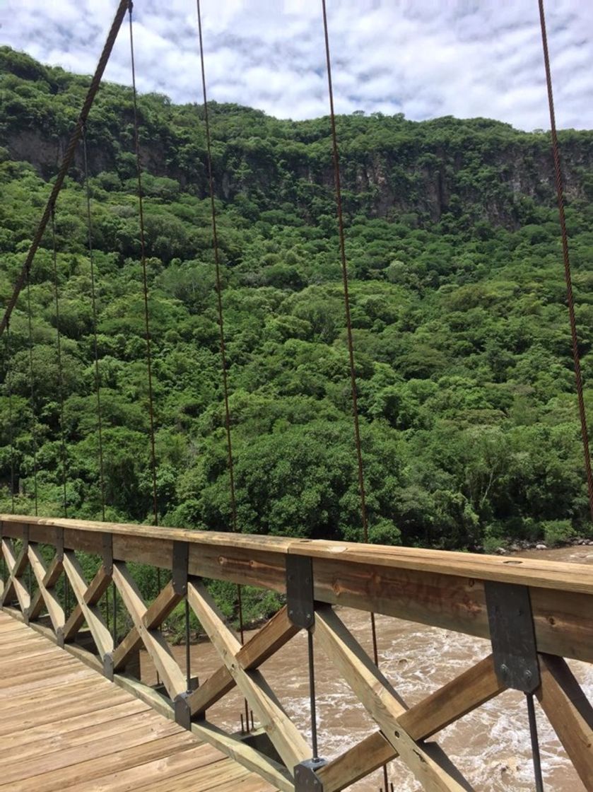 Lugar Barranca de Huentitán - Capilla y Camino Empedrado