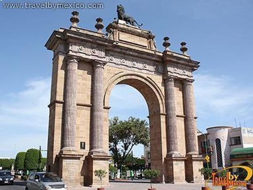 Arco Triunfal de la Calzada de los Héroes
