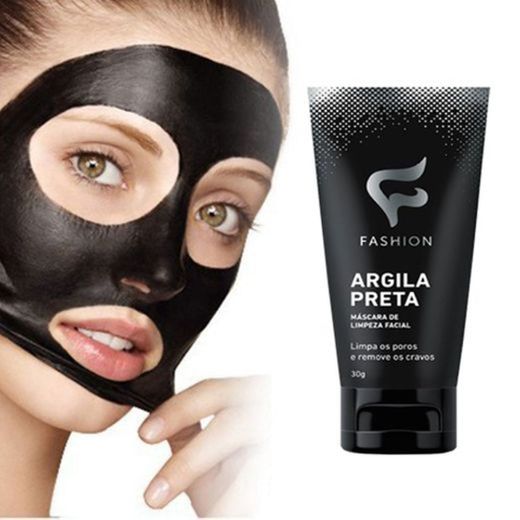 Mascara facial de limpeza com argila preta