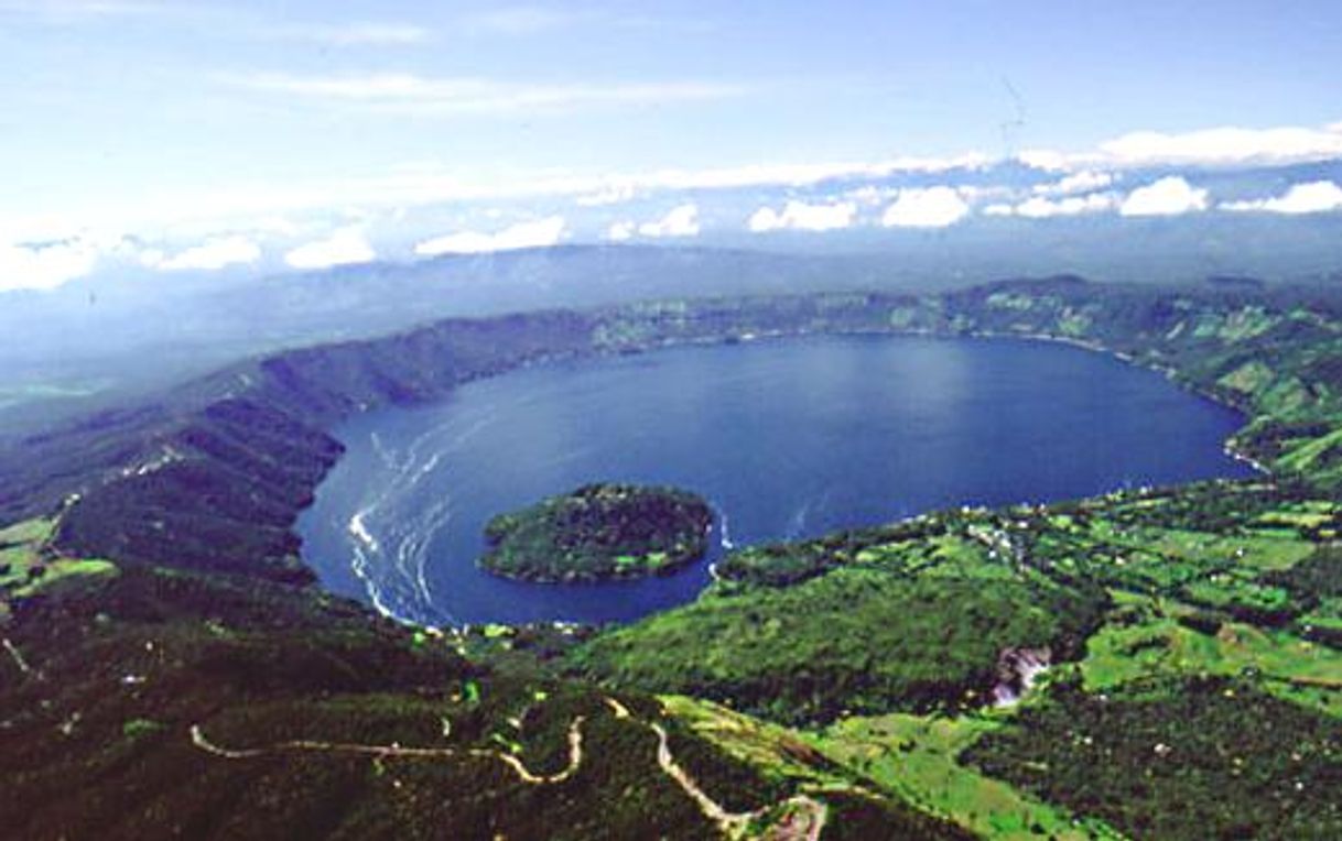 Place Lago de Coatepeque