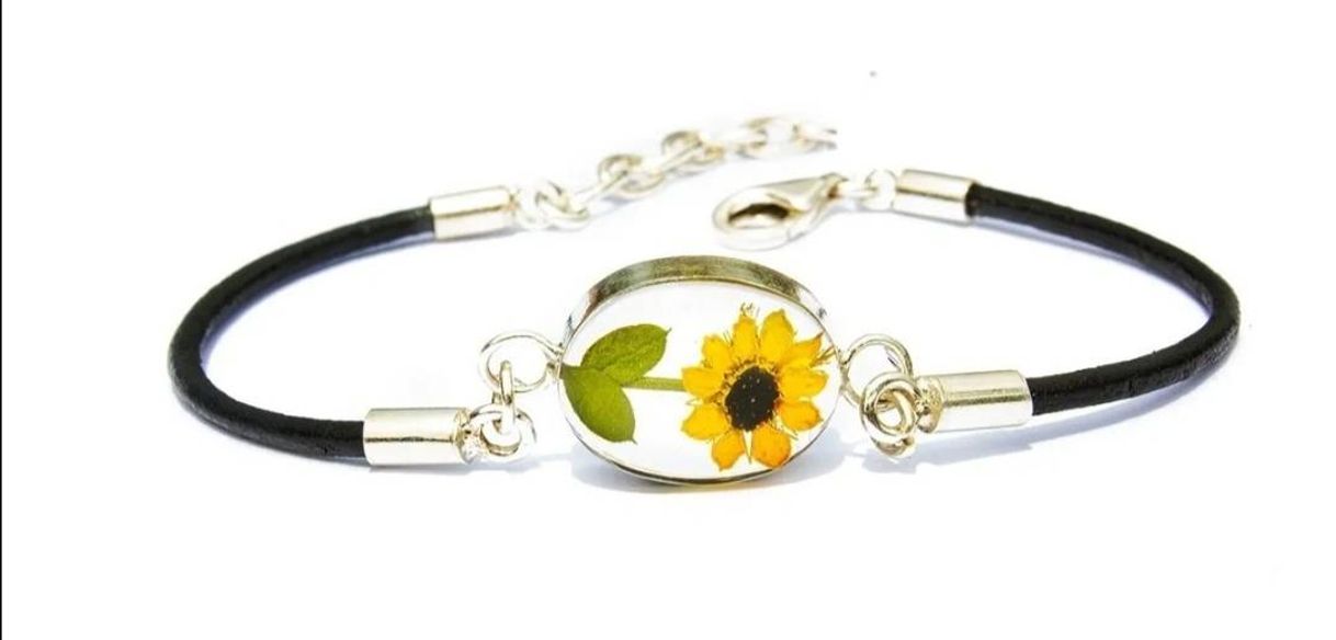 Moda Pulsera con girasol encapsulado. Tami joyeria floral 😉