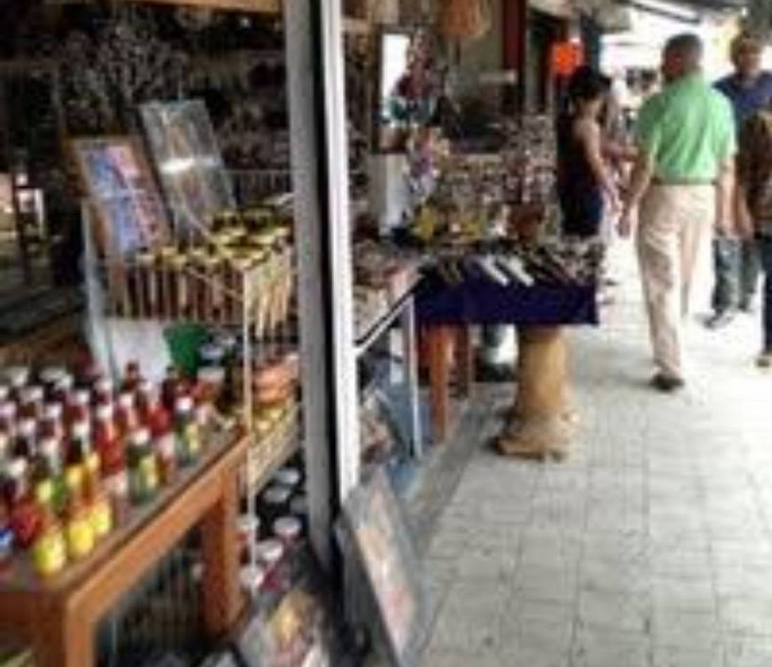 Lugar Los Cavazos