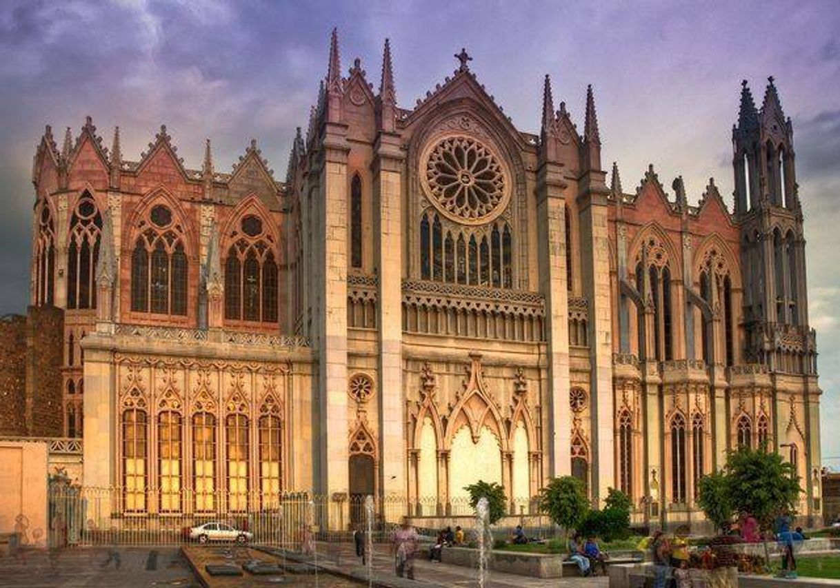 Place Templo Expiatorio Diocesano del Sagrado Corazón de Jesús