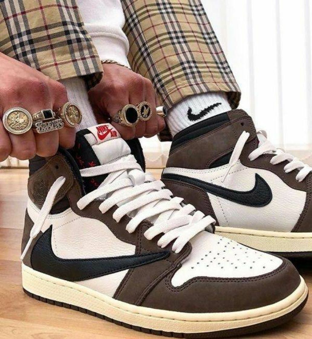 Moda Air Jordan 1 x Travis Scott