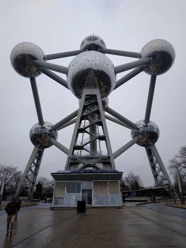 Lugar Atomium