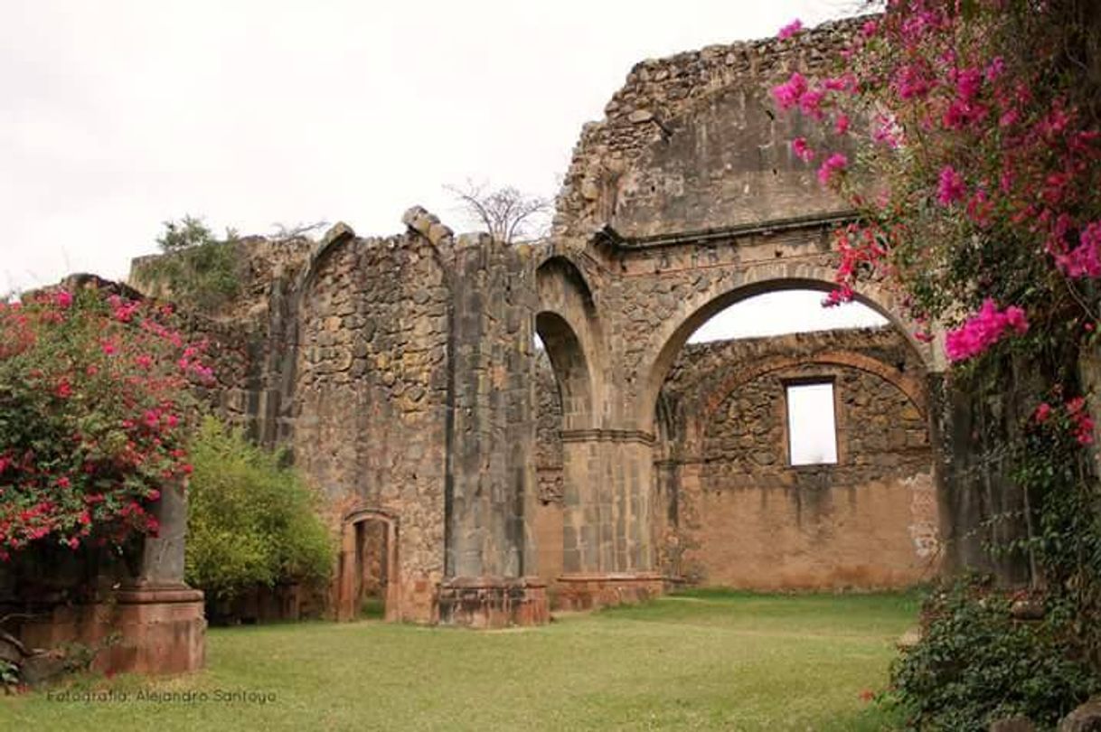 Lugares Templo Inconcluso de La Preciosa Sangre