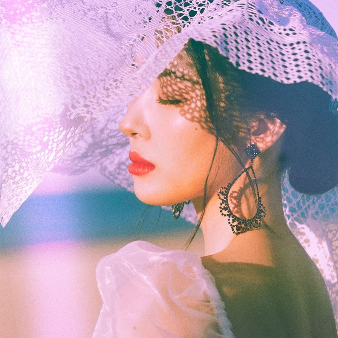 SUNMI - YouTube
