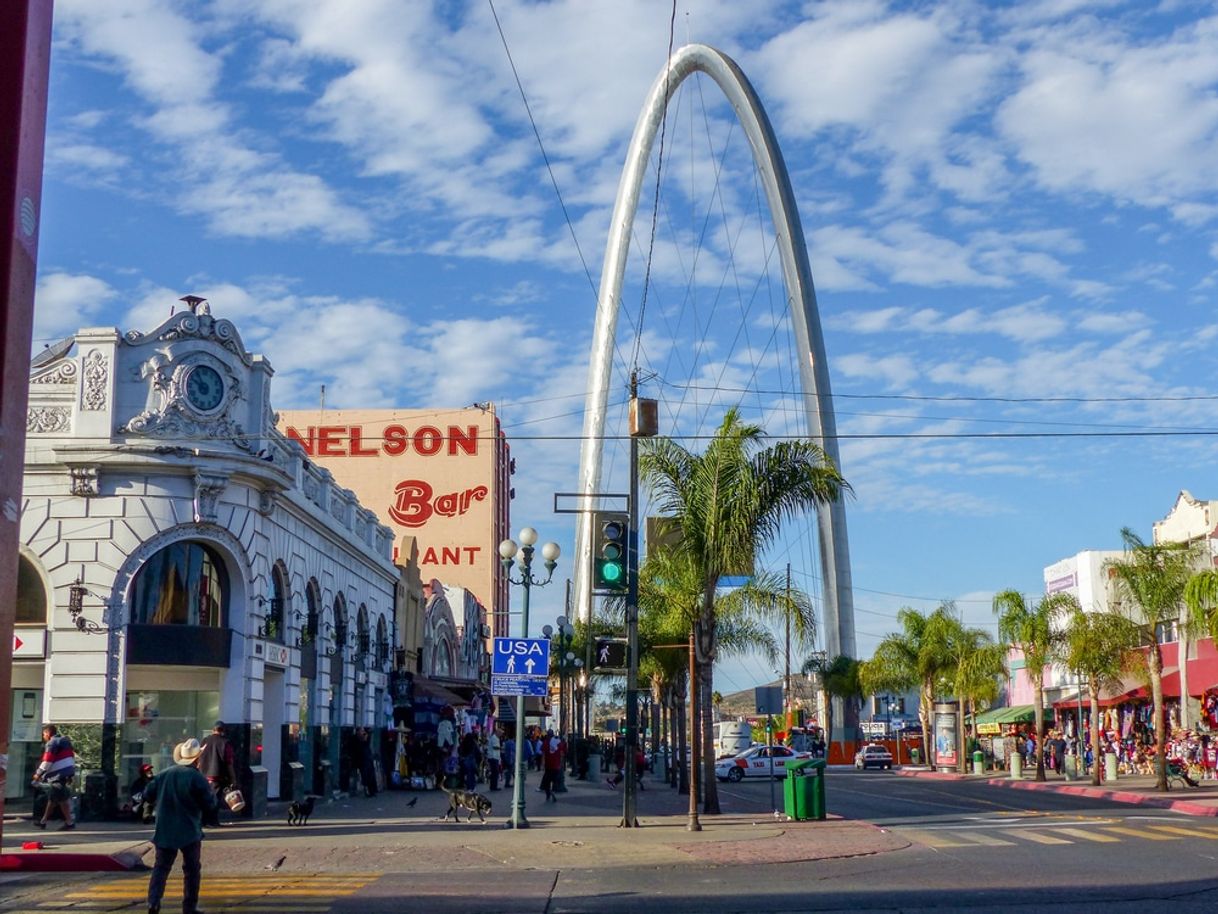 Lugar Avenida Revolución