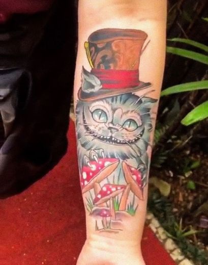 Tattoo NeoTradi • Gato in Alice no País das Maravilhas