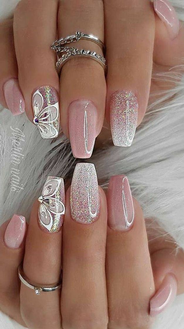 Moda Nails 