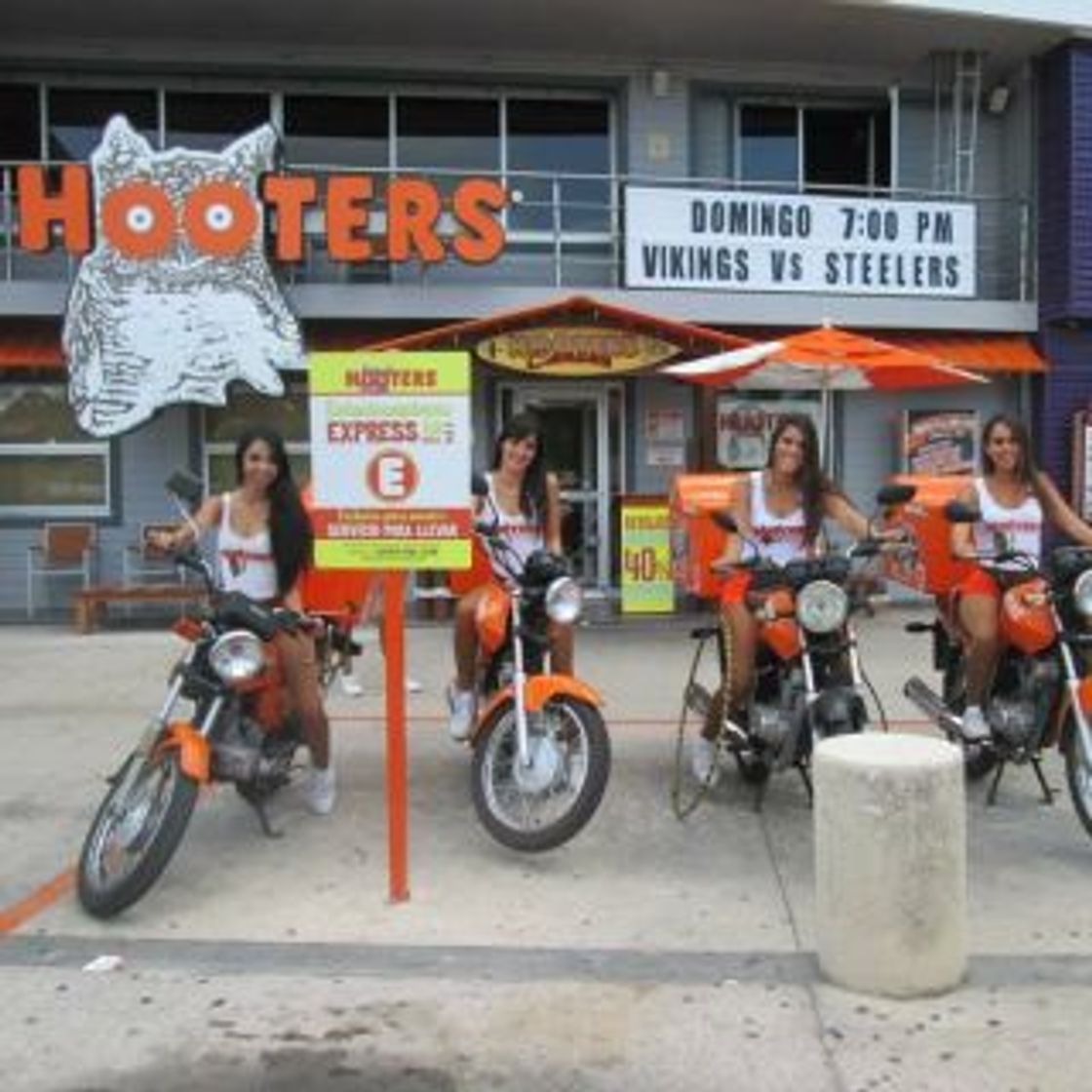 Restaurantes Hooters Malecon Americas