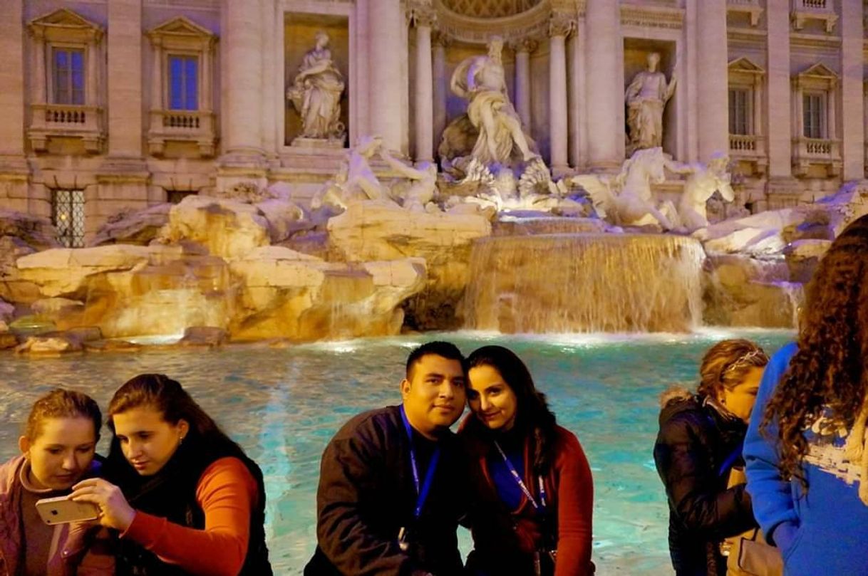 Lugar Fontana di Trevi