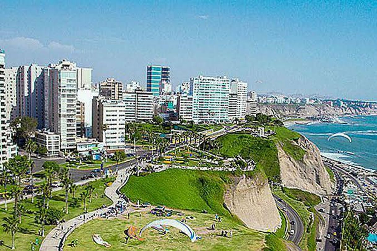 Places Malecón Cisneros