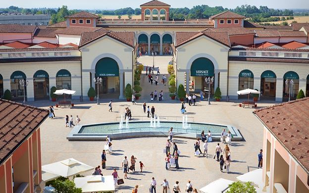 Lugar Serravalle Scrivia (Outlet)