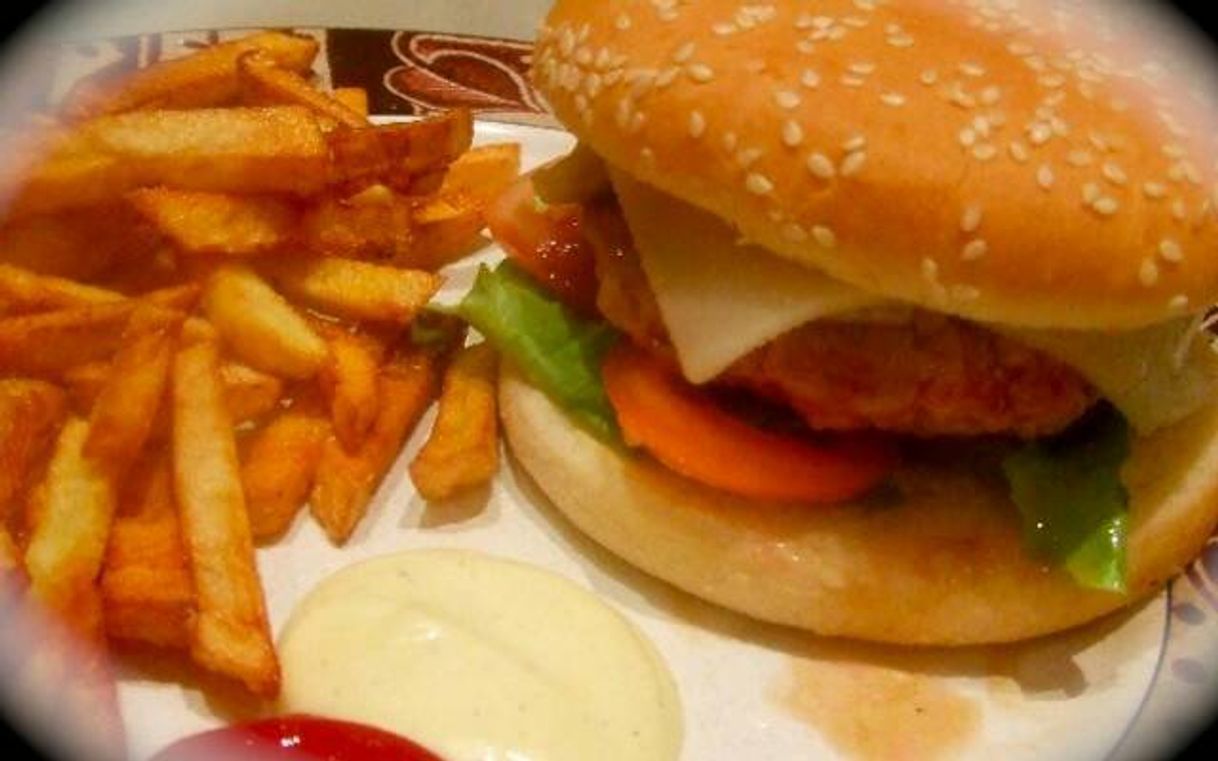 Papas fritas con hambuesa