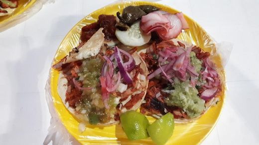 Tacos al pastor Los Jarochos