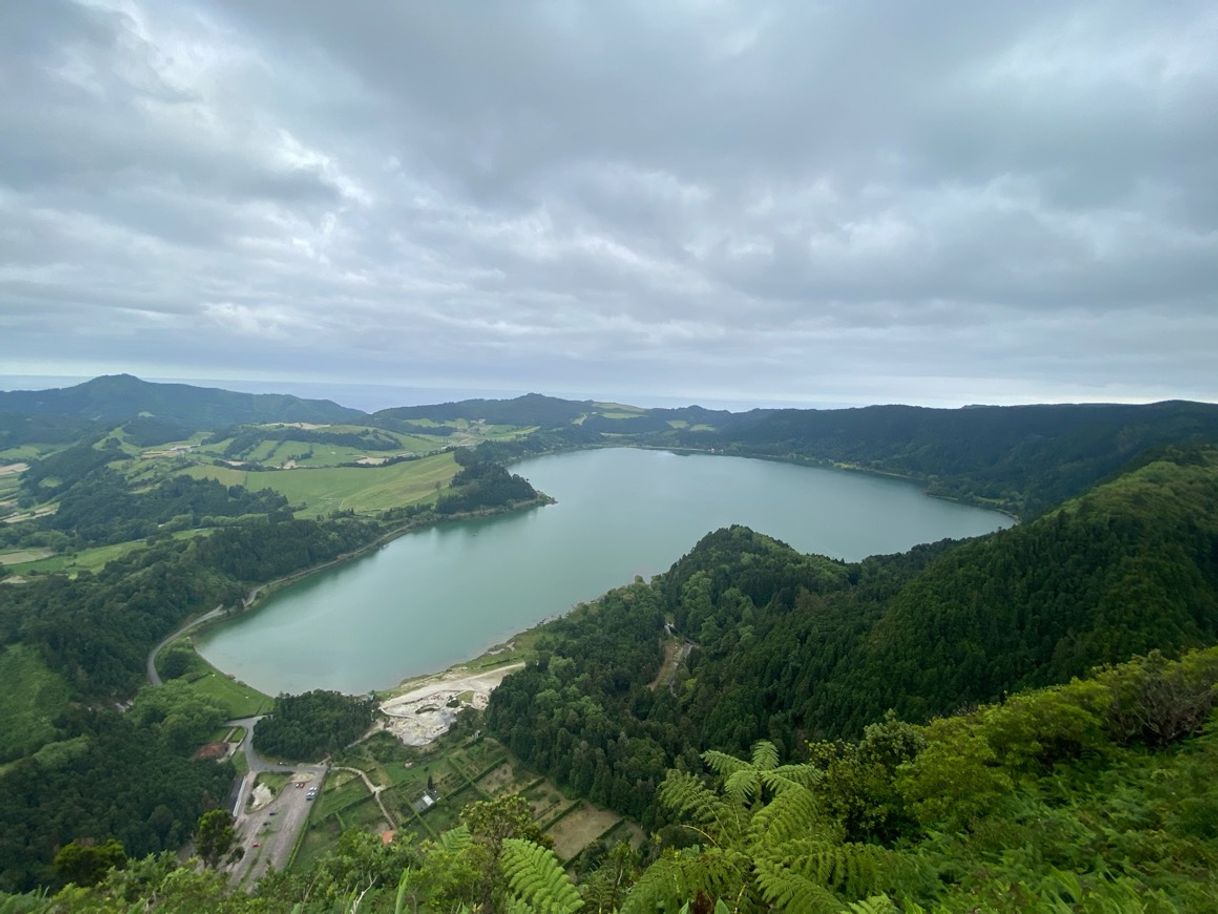 Place Furnas Lake