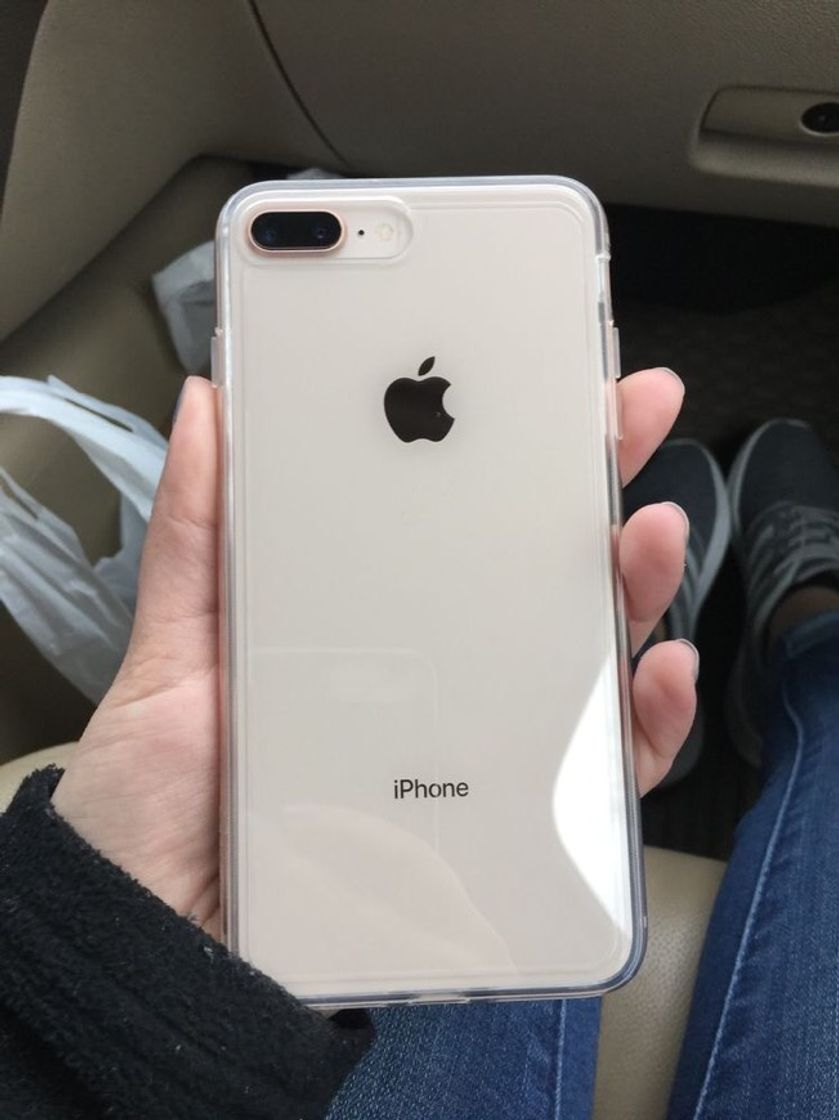 Social iPhone 8 Plus gold