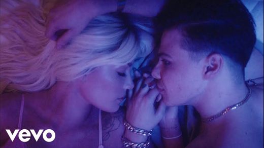 YUNGBLUD, Halsey - 11 Minutes ft. Travis Barker - YouTube