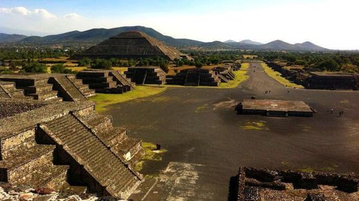 Teotihuacan-Entrada-Pirámides.