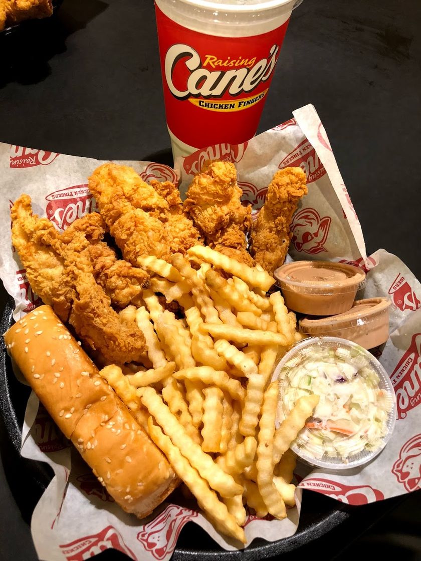 Restaurantes Raising Cane's Chicken Fingers